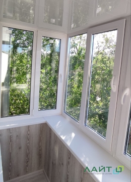 Вынос вперед, остекление, линолеум, панели, электрика